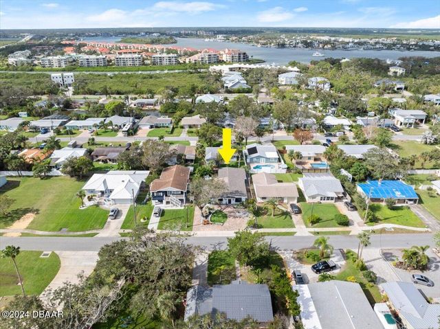 624 S Pine Street, New Smyrna Beach, FL 32169