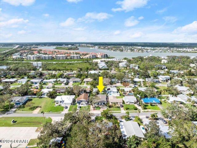 624 S Pine Street, New Smyrna Beach, FL 32169
