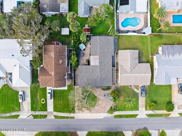 624 S Pine Street, New Smyrna Beach, FL 32169
