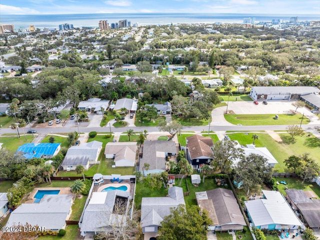 624 S Pine Street, New Smyrna Beach, FL 32169