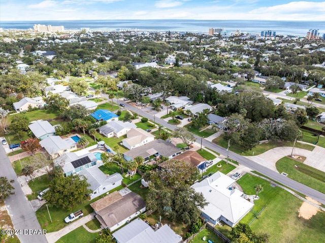 624 S Pine Street, New Smyrna Beach, FL 32169