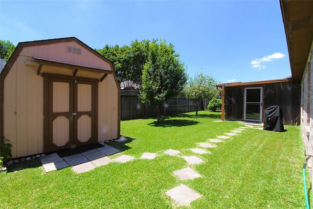 501 Barbara Jean Lane, Burleson, TX 76028
