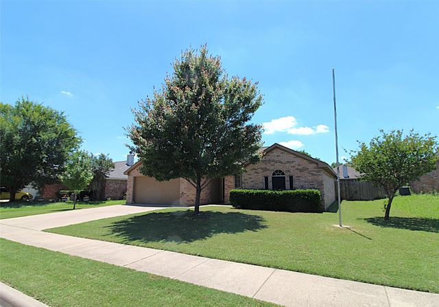 501 Barbara Jean Lane, Burleson, TX 76028