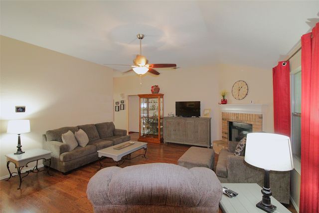 501 Barbara Jean Lane, Burleson, TX 76028