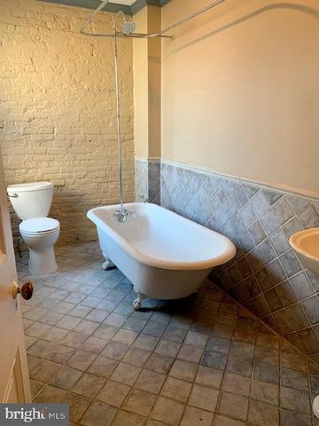 1107 E PALMER ST, Philadelphia, PA 19125