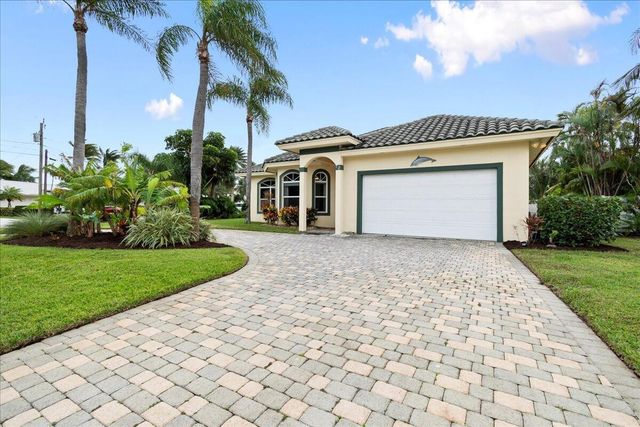 72 Waterway Road, Jupiter, FL 33469