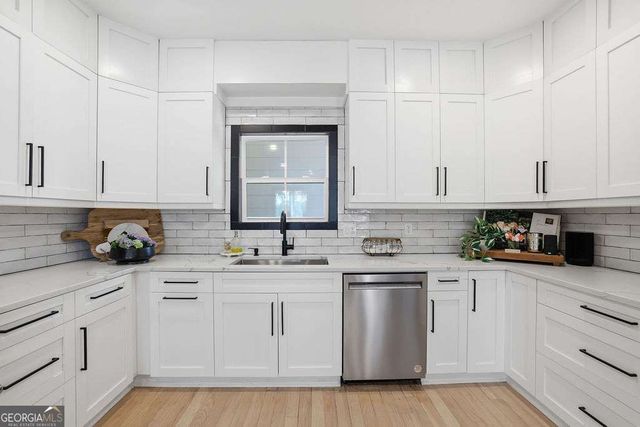 6093 Shadburn Ferry Road, Buford, GA 30518