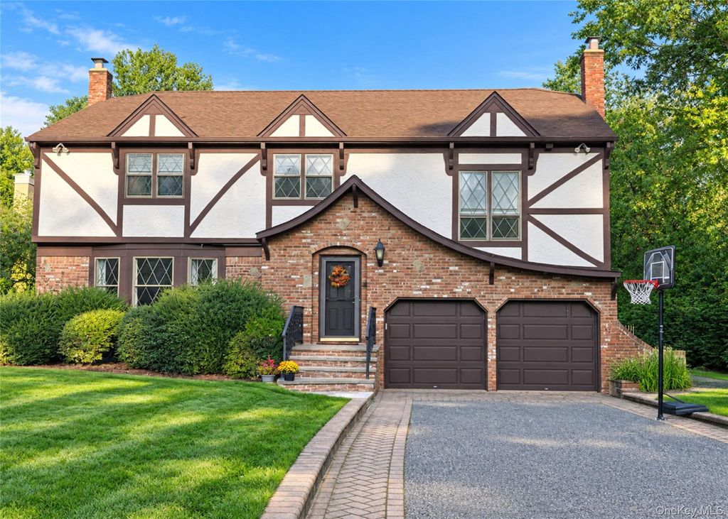 43 Pelican Court, Syosset, NY 11791 — exterior