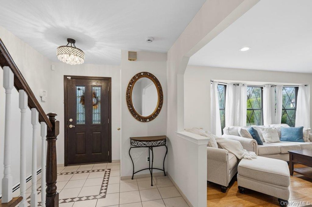 43 Pelican Court, Syosset, NY 11791 — photo 5