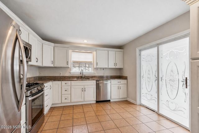 66 Racquet Road, Wall, NJ 07719