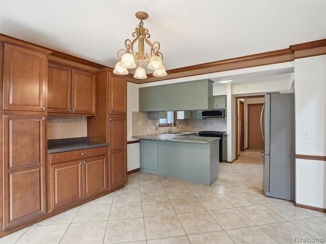 46689 Barbara Drive, Macomb, MI 48044