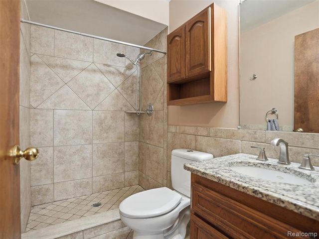 46689 Barbara Drive, Macomb, MI 48044