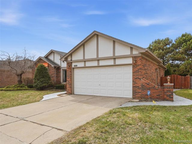 46689 Barbara Drive, Macomb, MI 48044