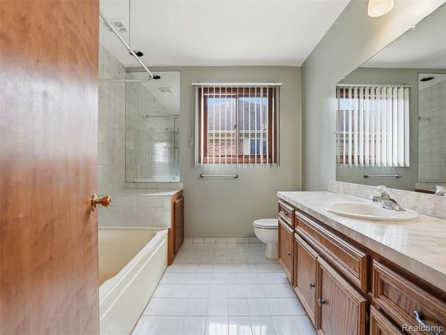 46689 Barbara Drive, Macomb, MI 48044