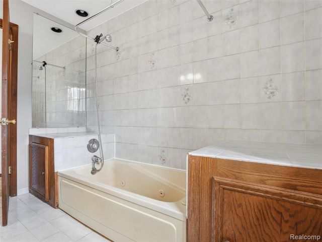 46689 Barbara Drive, Macomb, MI 48044