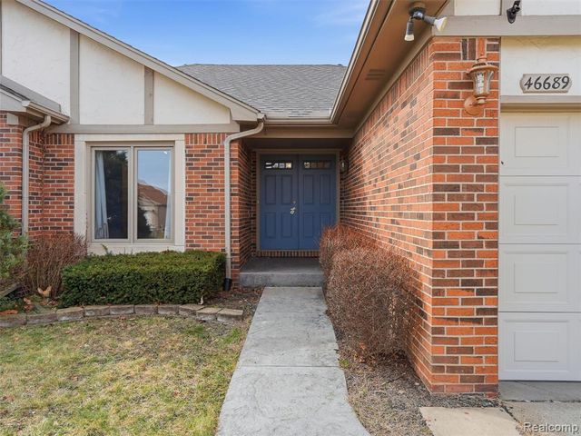 46689 Barbara Drive, Macomb, MI 48044