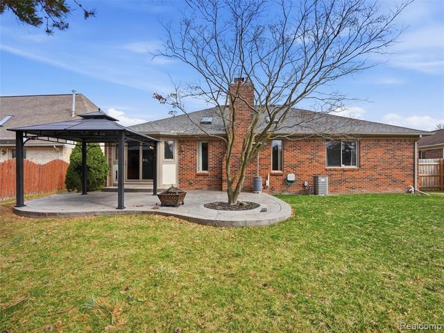 46689 Barbara Drive, Macomb, MI 48044