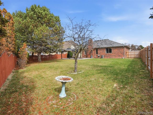 46689 Barbara Drive, Macomb, MI 48044