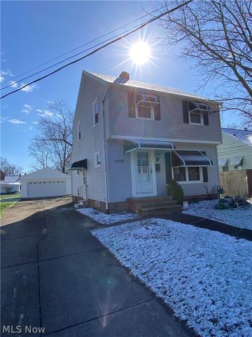 6879 Orchard Boulevard, Parma Heights, OH 44130