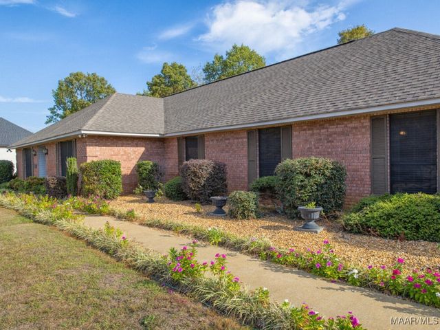 1535 White Cloud Drive, Deatsville, AL 36022