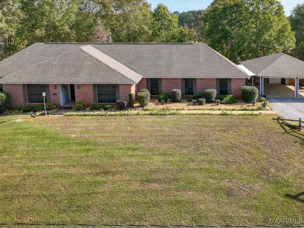 1535 White Cloud Drive, Deatsville, AL 36022