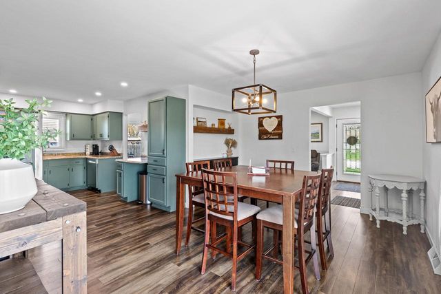 1448 Cottonwood DRIVE, Waukesha, WI 53189