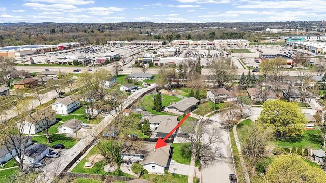1448 Cottonwood DRIVE, Waukesha, WI 53189
