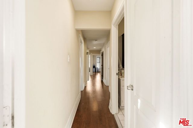 2712 Kenwood Avenue, Los Angeles, CA 90007