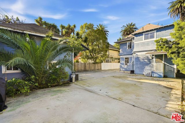 2712 Kenwood Avenue, Los Angeles, CA 90007