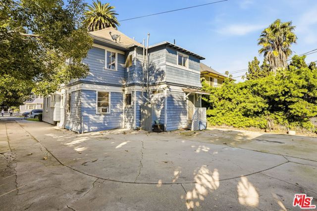 2712 Kenwood Avenue, Los Angeles, CA 90007