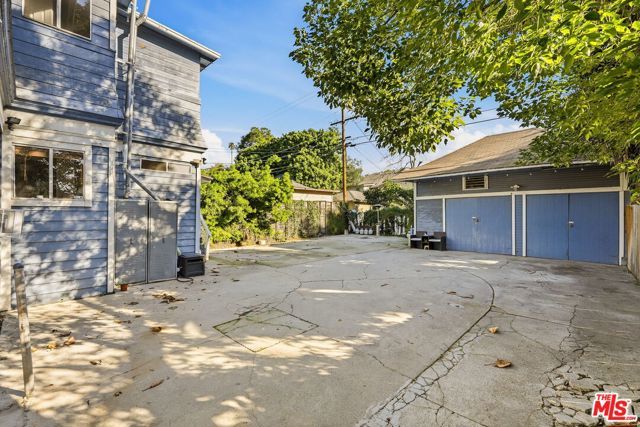 2712 Kenwood Avenue, Los Angeles, CA 90007