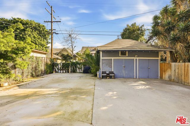 2712 Kenwood Avenue, Los Angeles, CA 90007