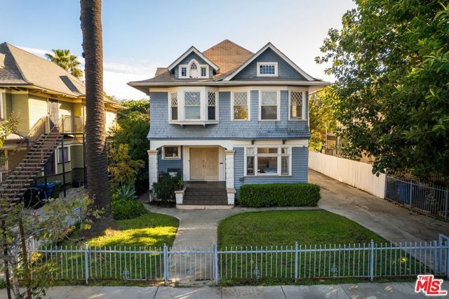 2712 Kenwood Avenue, Los Angeles, CA 90007