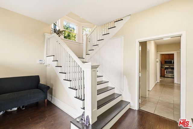 2712 Kenwood Avenue, Los Angeles, CA 90007