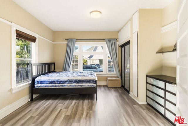 2712 Kenwood Avenue, Los Angeles, CA 90007