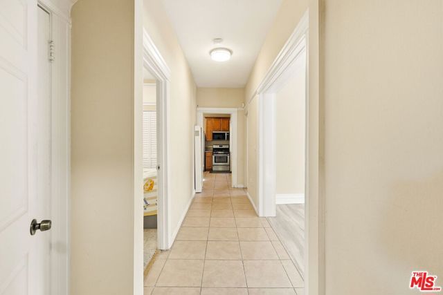 2712 Kenwood Avenue, Los Angeles, CA 90007