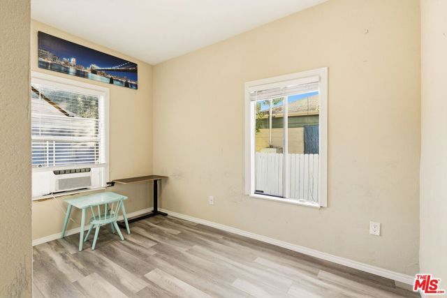 2712 Kenwood Avenue, Los Angeles, CA 90007