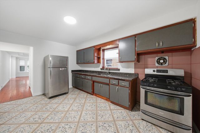 7205 S Lawndale Avenue, Chicago, IL 60629