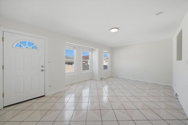7205 S Lawndale Avenue, Chicago, IL 60629