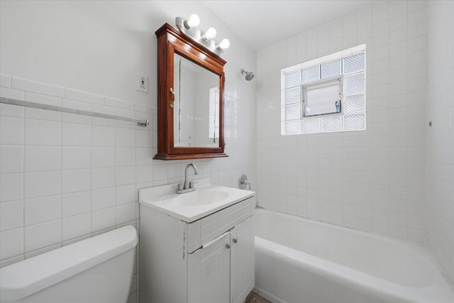7205 S Lawndale Avenue, Chicago, IL 60629