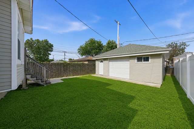 7205 S Lawndale Avenue, Chicago, IL 60629