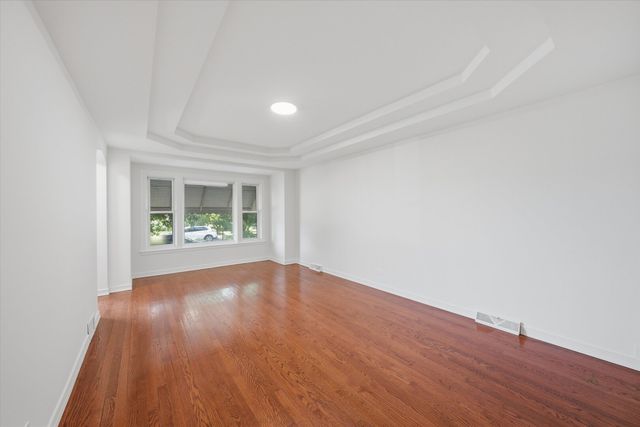 7205 S Lawndale Avenue, Chicago, IL 60629