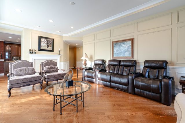 1800 AMBERLEY Court 309, Lake Forest, IL 60045