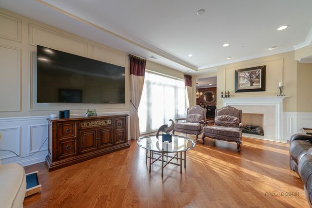 1800 AMBERLEY Court 309, Lake Forest, IL 60045