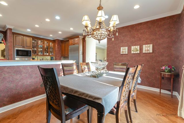 1800 AMBERLEY Court 309, Lake Forest, IL 60045