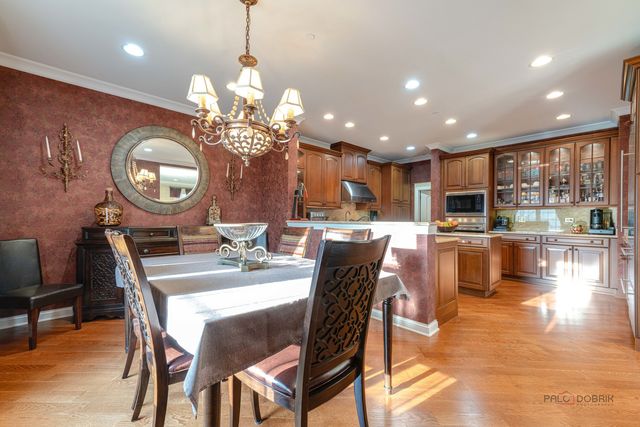 1800 AMBERLEY Court 309, Lake Forest, IL 60045