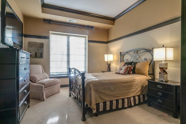 1800 AMBERLEY Court 309, Lake Forest, IL 60045