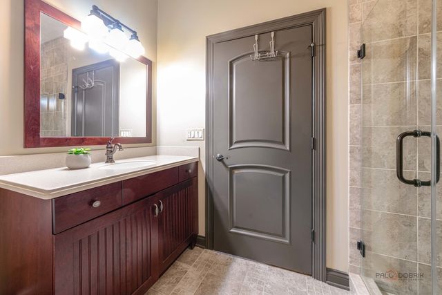 1800 AMBERLEY Court 309, Lake Forest, IL 60045