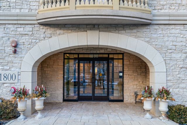 1800 AMBERLEY Court 309, Lake Forest, IL 60045