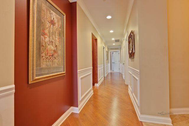 1800 AMBERLEY Court 309, Lake Forest, IL 60045